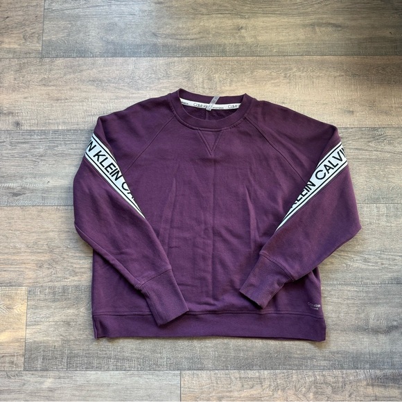 Calvin Klein Crew Neck - Picture 6 of 6